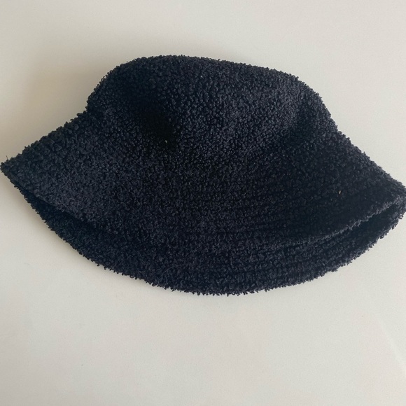 UO bucket hat - Picture 2 of 2